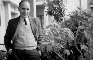 Dinos Christianopoulos, poet, 1992